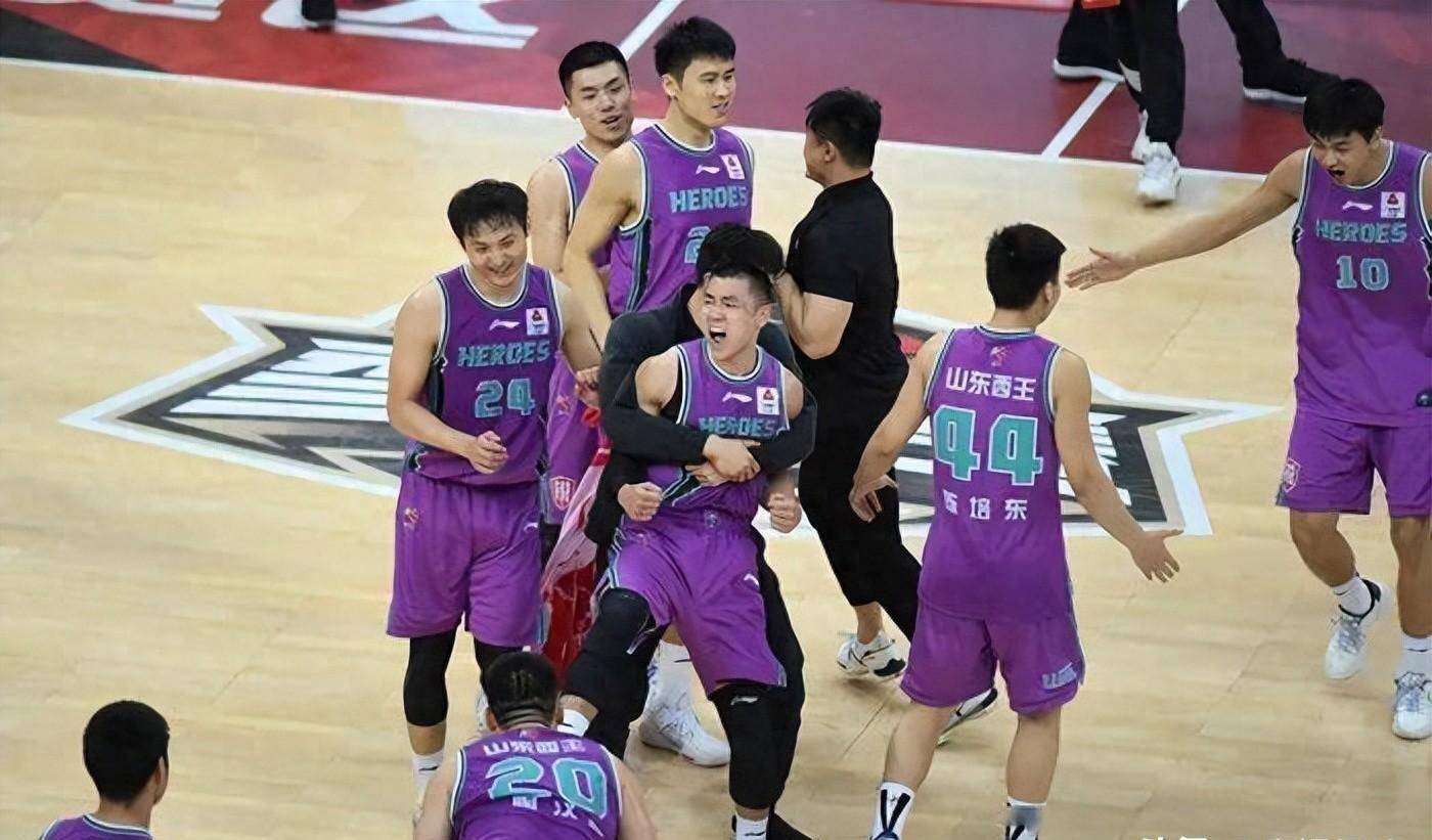 对手采取防守策略，球队攻势受限