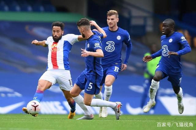 对手们拼尽全力,争夺胜利的机会 对手们拼尽全力,争夺胜利的机会